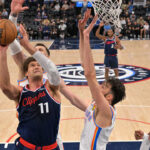 Thunder clinch top seed